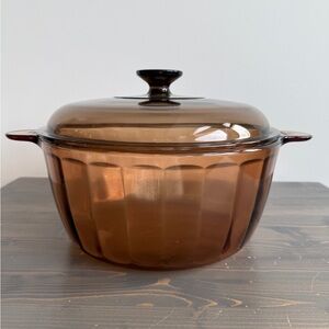 Vintage Corning Visions optic pot & lid 
4.5 litres